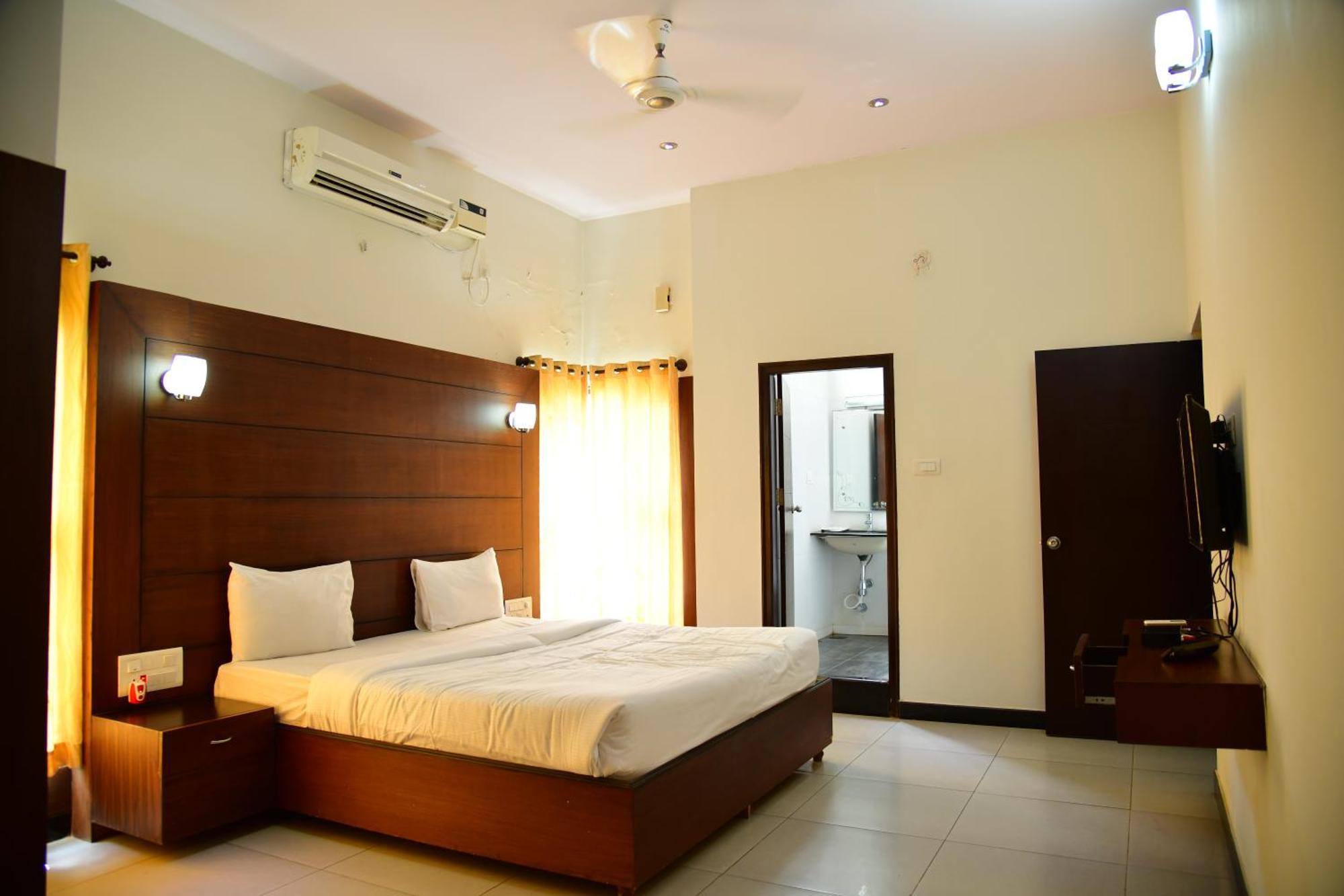 Nijaguna Resorts Chāmrājnagar Exteriér fotografie