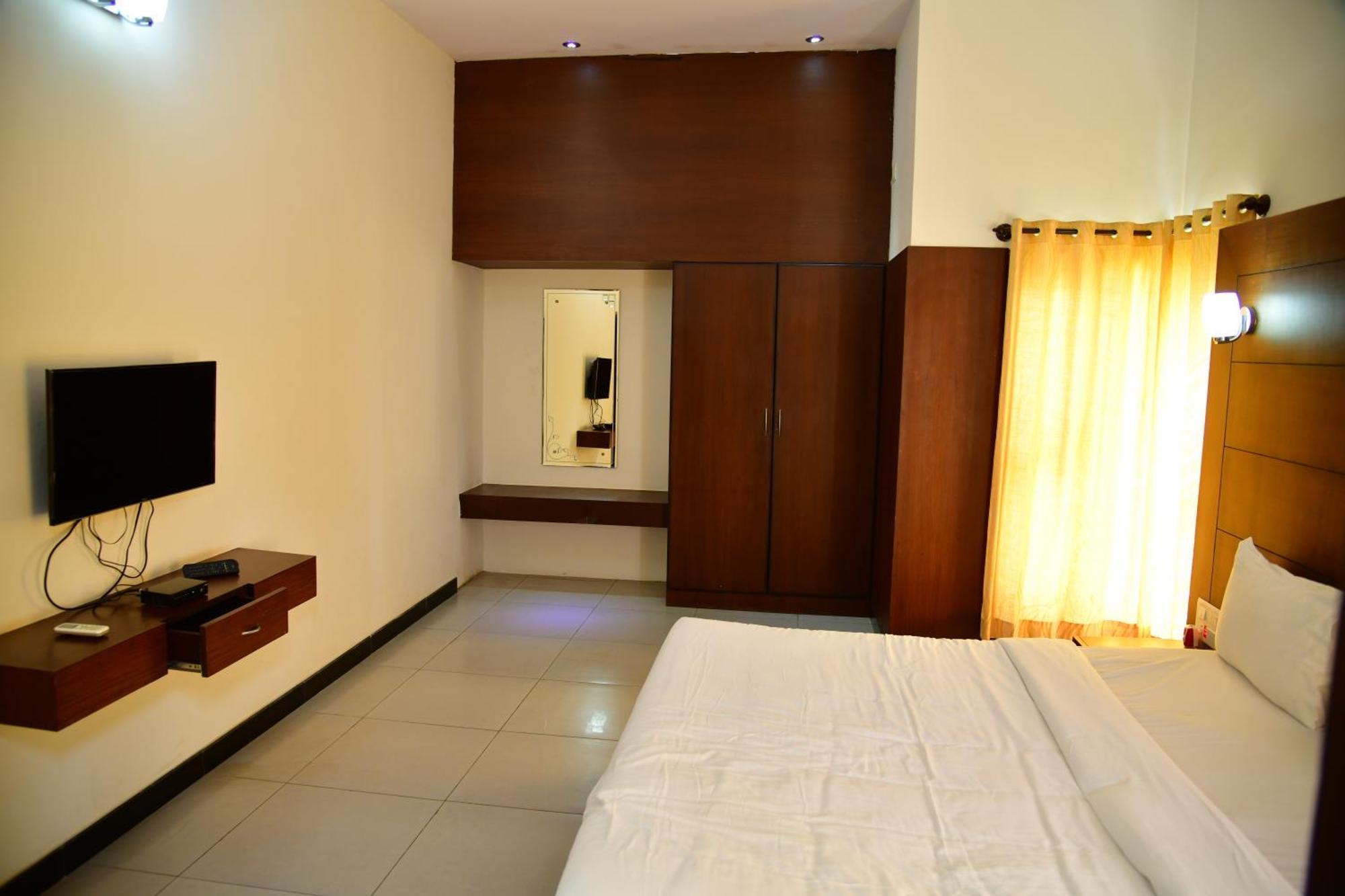 Nijaguna Resorts Chāmrājnagar Exteriér fotografie