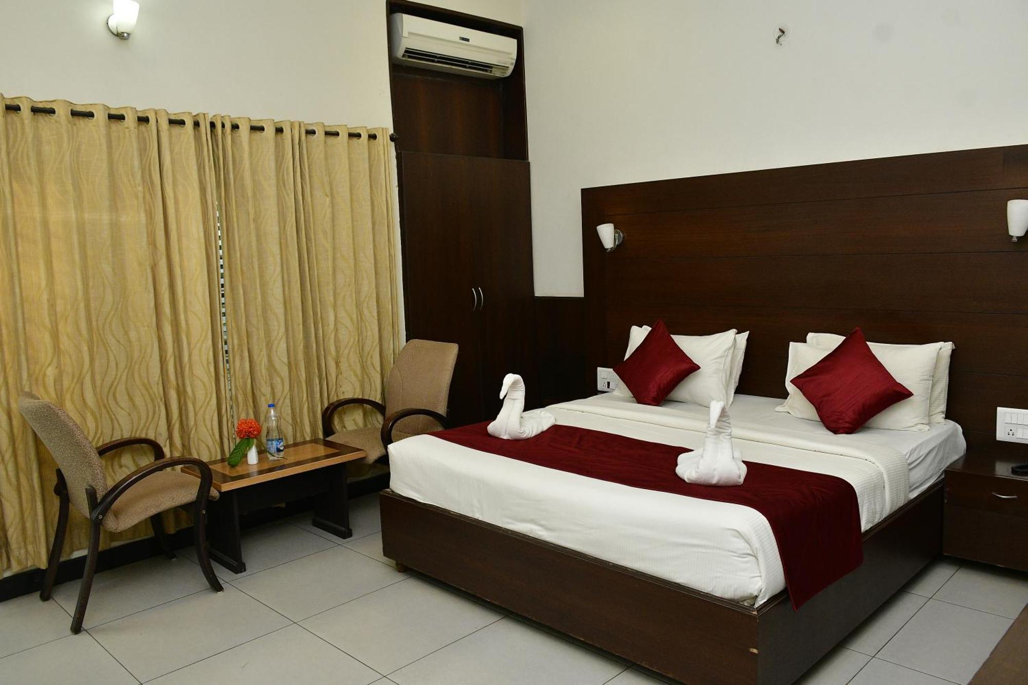Nijaguna Resorts Chāmrājnagar Exteriér fotografie