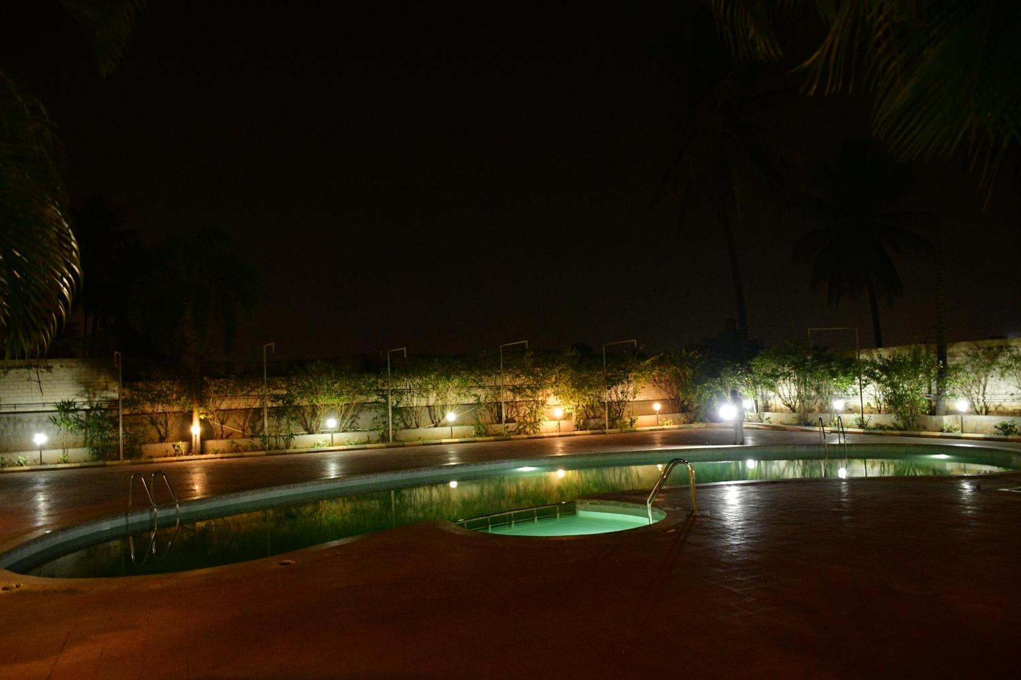 Nijaguna Resorts Chāmrājnagar Exteriér fotografie