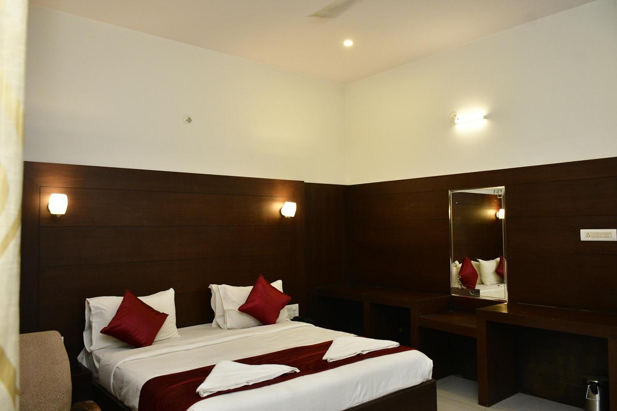 Nijaguna Resorts Chāmrājnagar Exteriér fotografie
